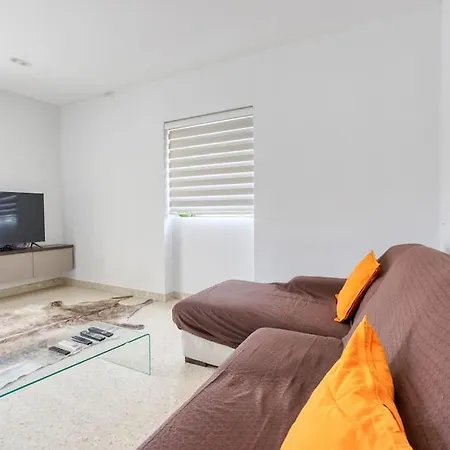 Apartment Marina View Apt Slps 9 With Private Terrace & Bbq By 360 Estates