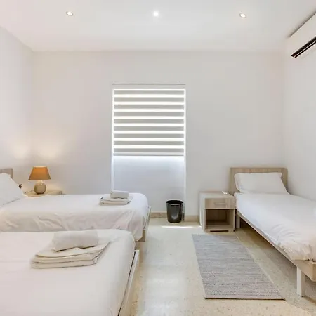 Apartment Marina View Apt Slps 9 With Private Terrace & Bbq By 360 Estates